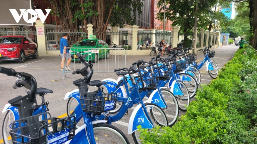Public bicycle sharing service debuts in Hanoi